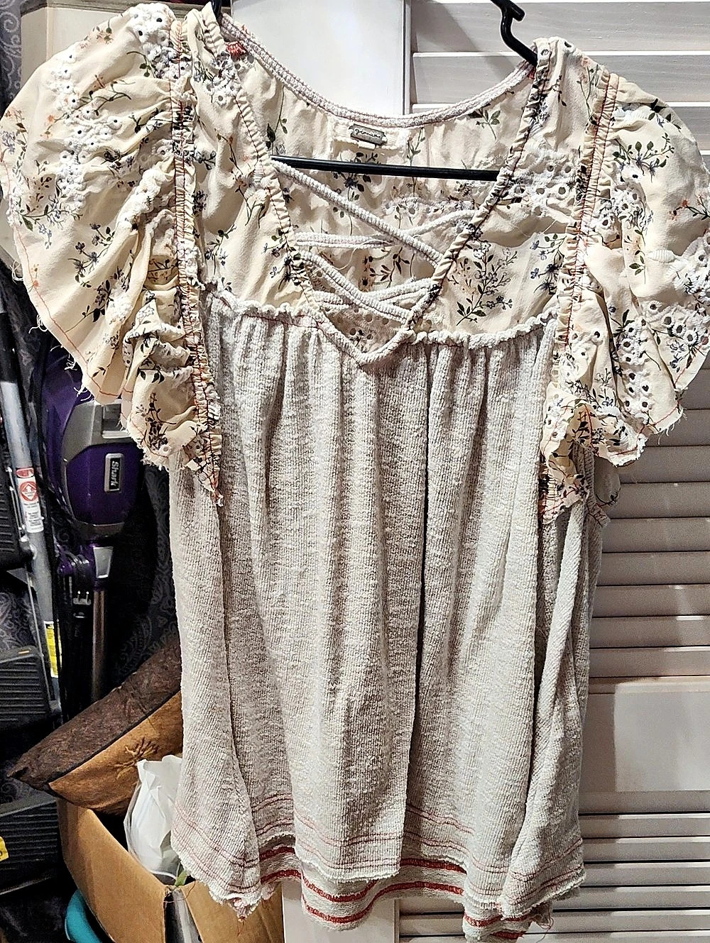 Gimmick Floral Puff Sleeve Blouse in Cream & Pink